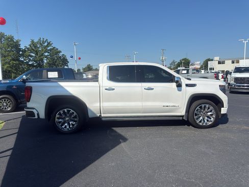 Used 2023 GMC Sierra 1500 Denali w/ Denali Reserve Package AWD/4WD image 4