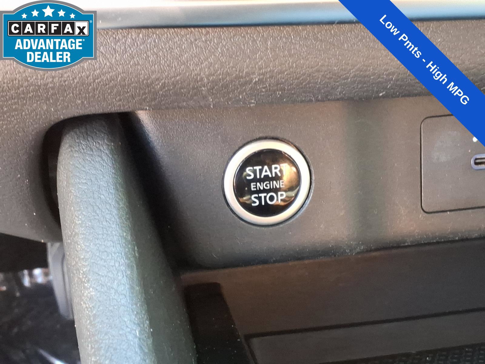 Used 2023 Nissan Rogue S AWD/4WD image 19