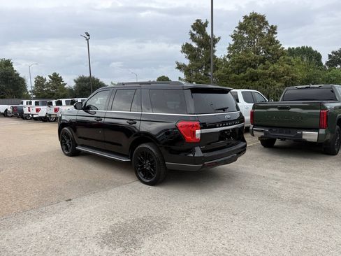 Used 2022 Ford Expedition XLT RWD image 4