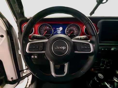 Used 2021 Jeep Gladiator Rubicon AWD/4WD image 11