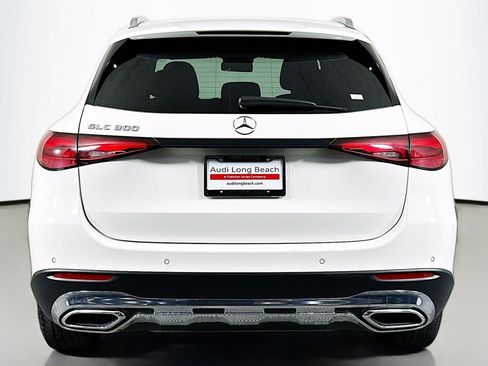 Used 2024 Mercedes-Benz GLC 300 image 3