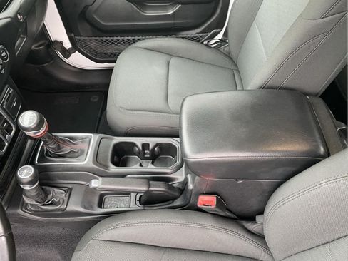 Used 2020 Jeep Gladiator Sport w/ Quick Order Package 23S AWD/4WD image 18
