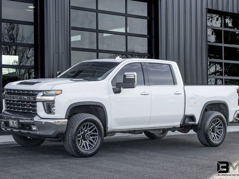 Used 2020 Chevrolet Silverado 2500 LTZ w/ LTZ Premium Package AWD/4WD image 2