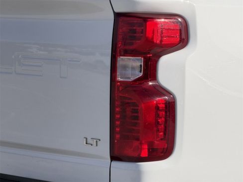 Used 2024 Chevrolet Silverado 2500 LT image 8