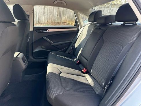 Used 2015 Volkswagen Passat 1.8T S image 15