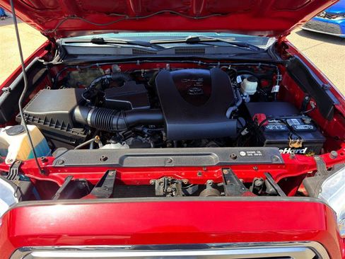 Used 2018 Toyota Tacoma Limited AWD/4WD image 9