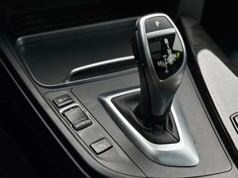 Used 2018 BMW 330i Gran Turismo xDrive image 43