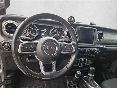 Used 2022 Jeep Gladiator Overland w/ Trailer Tow Package image 16