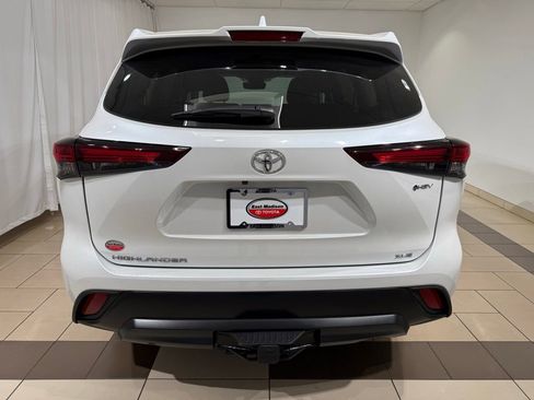 Certified 2025 Toyota Highlander XLE AWD/4WD image 8