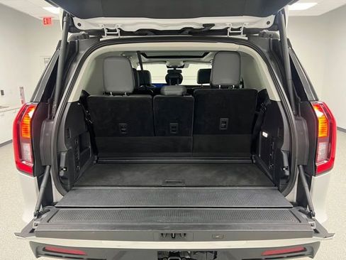 Used 2025 Ford Expedition Active image 47