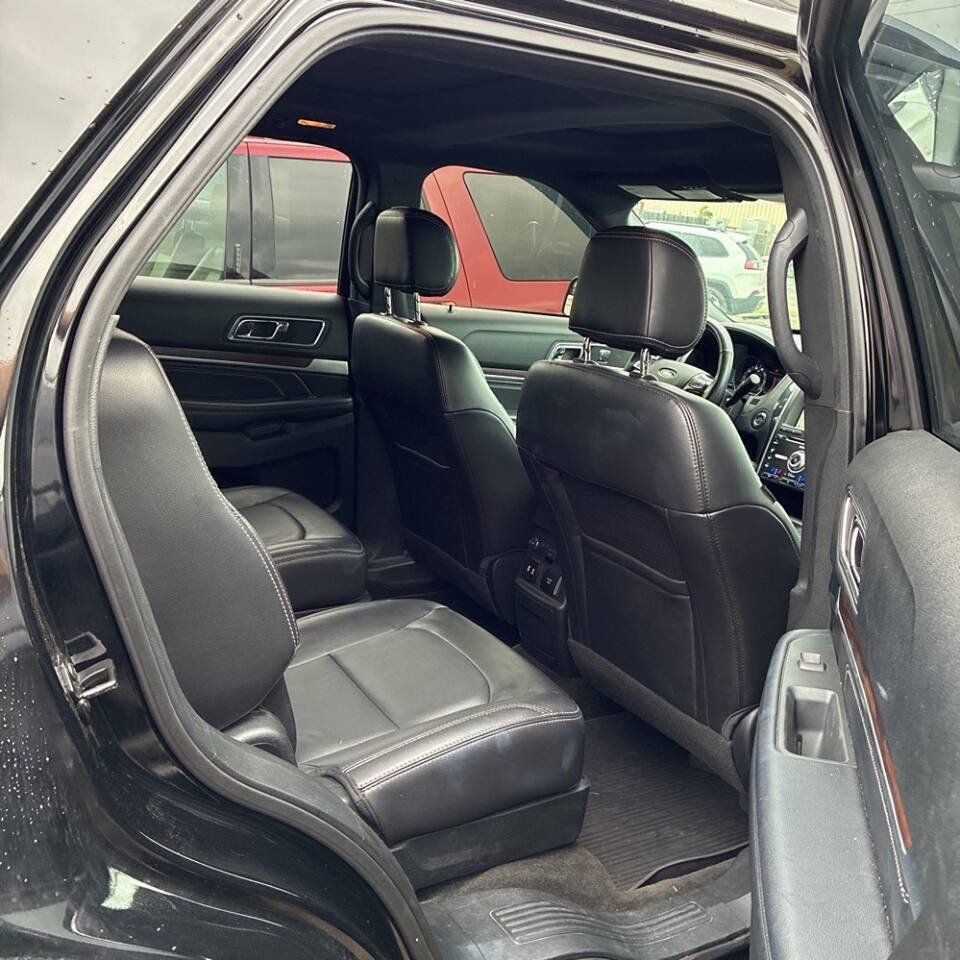 Used 2017 Ford Explorer Limited AWD/4WD image 22