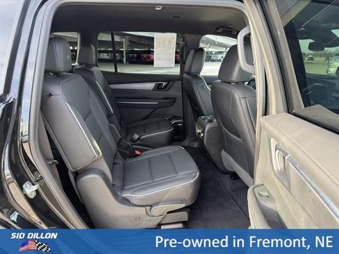 Certified 2025 Buick Enclave Sport Touring w/ Power Package AWD/4WD image 18