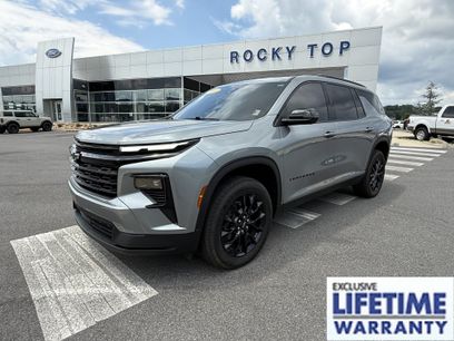 Used 2024 Chevrolet Traverse LT w/ Midnight/Sport Edition