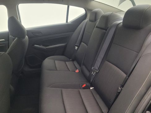 Used 2023 Nissan Altima 2.5 SV FWD image 18