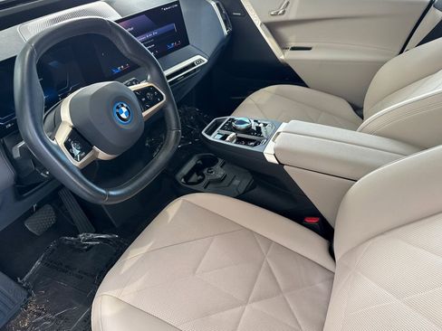 Certified 2025 BMW iX xDrive50 AWD/4WD image 11