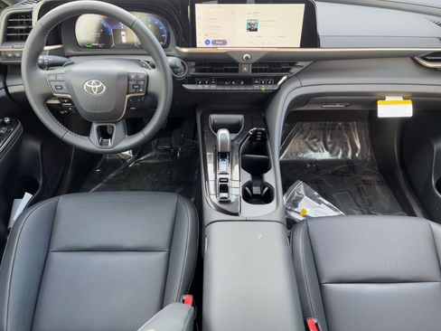 Certified 2026 Toyota Crown Signia Limited image 16