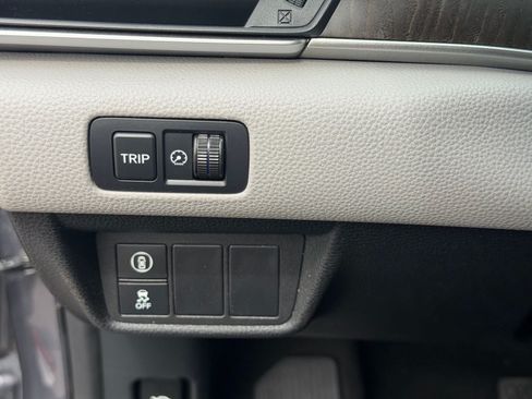 Used 2019 Honda Accord EX image 17
