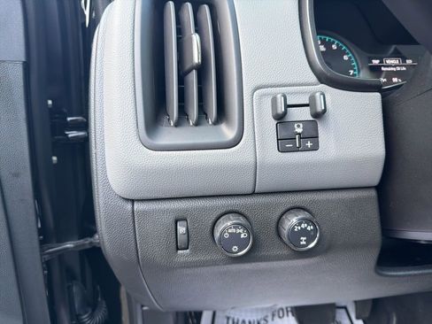 Used 2022 Chevrolet Colorado W/T w/ WT Convenience Package AWD/4WD image 26