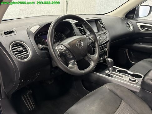 Used 2019 Nissan Pathfinder SV AWD/4WD image 3