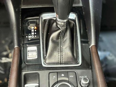 Used 2018 MAZDA MAZDA3 Touring image 21