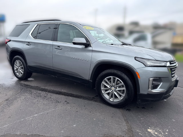 Used 2023 Chevrolet Traverse LT AWD/4WD image 7