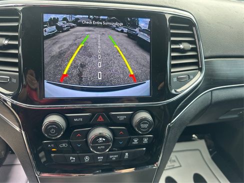 Used 2021 Jeep Grand Cherokee Limited AWD/4WD image 33