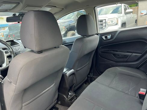 Used 2015 Ford Fiesta SE image 10