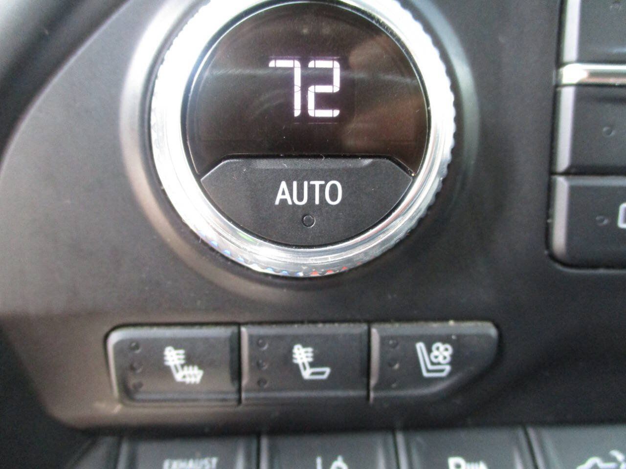 Used 2022 GMC Sierra 3500 Denali w/ Denali Ultimate Package AWD/4WD image 15