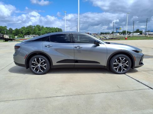 New 2026 Toyota Crown XLE AWD/4WD image 5