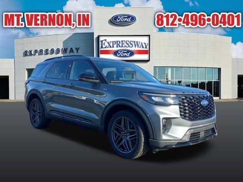 Used 2025 Ford Explorer ST-Line w/ ST-Line Street Pack image 4