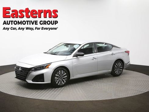 Used 2024 Nissan Altima 2.5 SV image 56