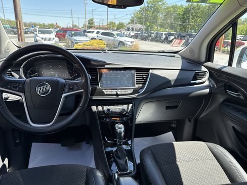 Used 2021 Buick Encore Preferred AWD/4WD image 14