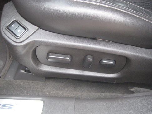 Used 2017 Ford Taurus Limited FWD image 14