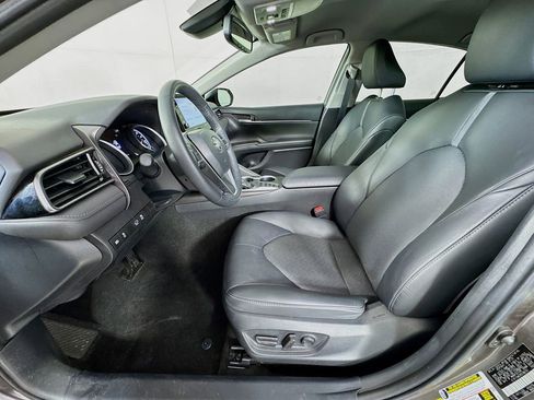 Used 2023 Toyota Camry XLE image 23
