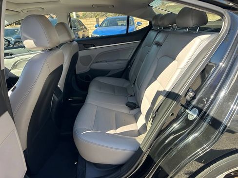 Used 2017 Hyundai Elantra Limited w/ Limited Ultimate Package 05 FWD image 8