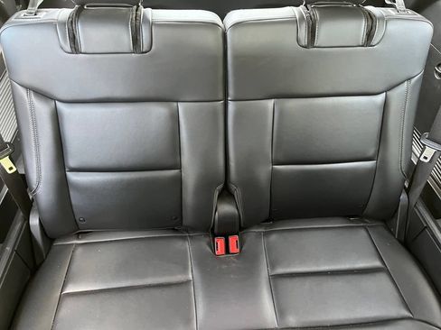 Used 2023 Ford Explorer XLT w/ Equipment Group 202A AWD/4WD image 17