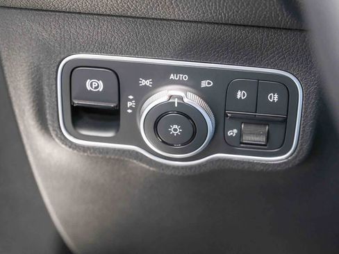 Certified 2026 Mercedes-Benz GLB 250 image 29