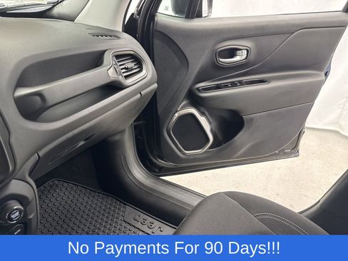 Used 2023 Jeep Renegade Latitude w/ Premium Group AWD/4WD image 18