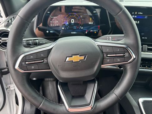 Used 2026 Chevrolet Equinox LT image 15