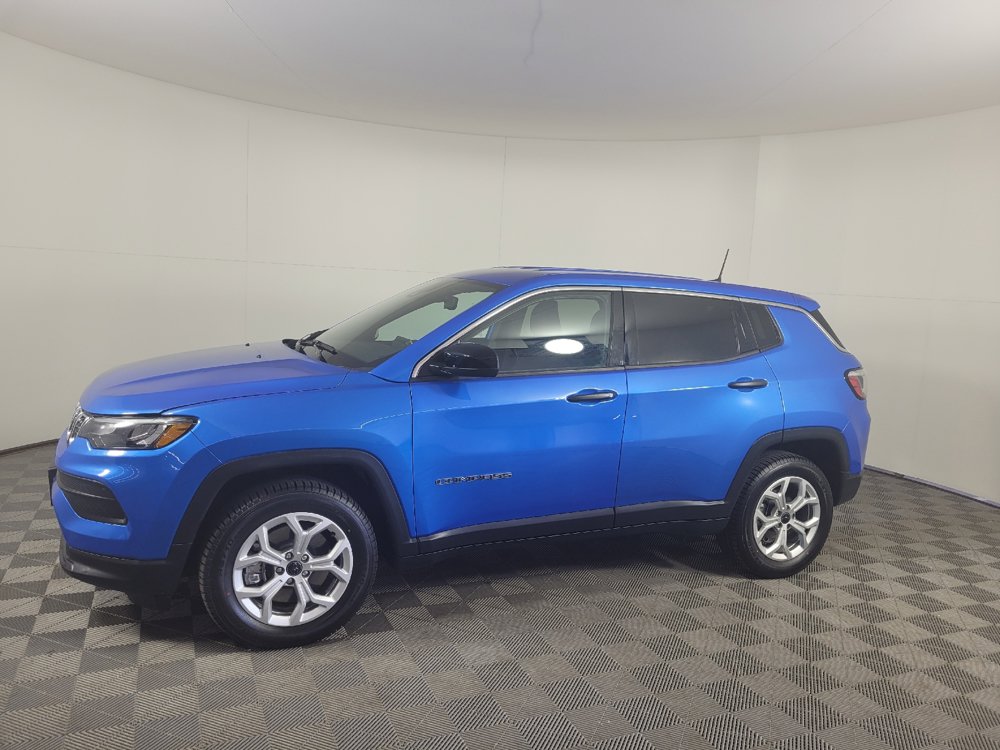 Used 2025 Jeep Compass Sport AWD/4WD image 2