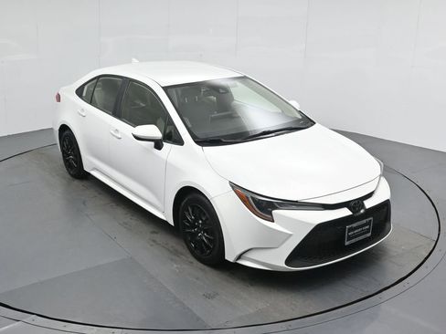 Used 2020 Toyota Corolla LE image 35