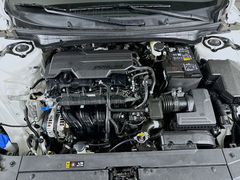 Used 2025 Kia K4 LXS image 32