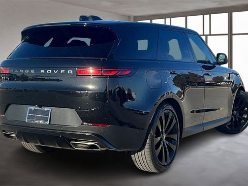 Used 2024 Land Rover Range Rover Sport SE image 2