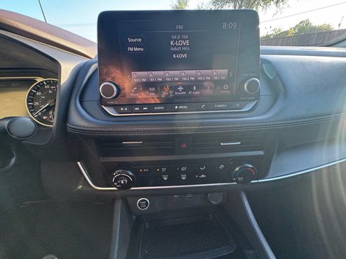 Used 2023 Nissan Rogue S FWD image 17