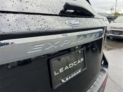 Used 2020 Ford Explorer XLT w/ Comfort Package image 30