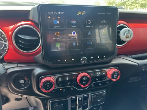 Used 2020 Jeep Gladiator Rubicon AWD/4WD image 25