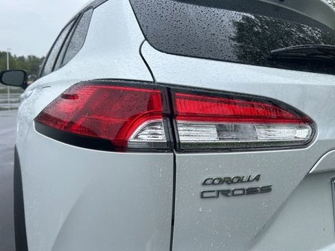 Used 2025 Toyota Corolla Cross LE w/ Moonroof Package AWD/4WD image 36