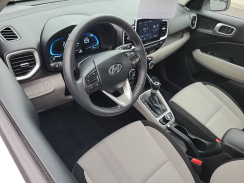 Certified 2026 Hyundai Venue SEL FWD image 6