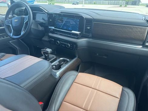 Used 2025 Chevrolet Silverado 1500 High Country w/ Technology Package AWD/4WD image 20