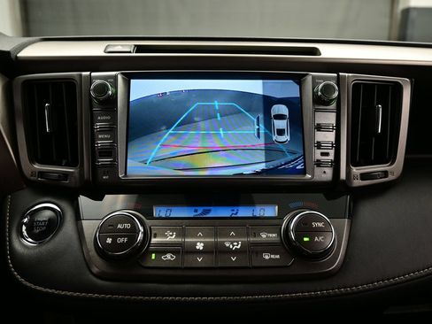Used 2014 Toyota RAV4 Limited w/ Technology Package AWD/4WD image 19